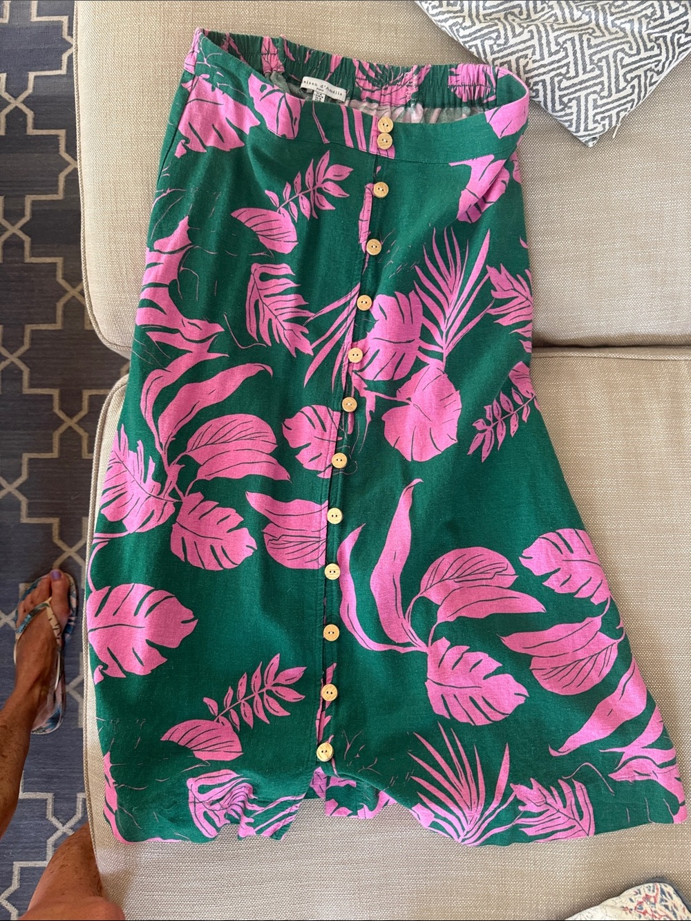 Vacation, preppy, Hawaii Button-Front A-Line Skirt in Green with Pink Leaf Print